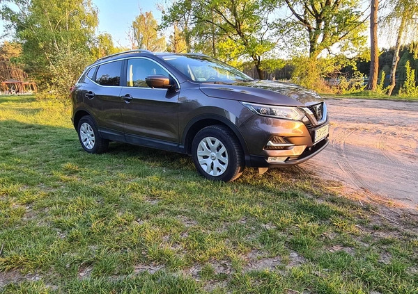 Nissan Qashqai cena 65500 przebieg: 161500, rok produkcji 2017 z Ślesin małe 277